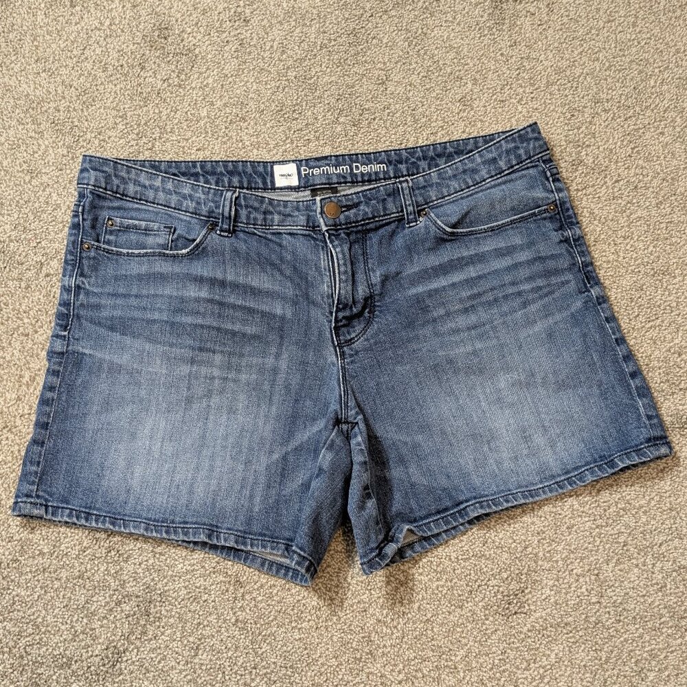MOSSIMO Premium Denim, Blue Whiskered Mid-Rise Jeans Shorts; Size 14